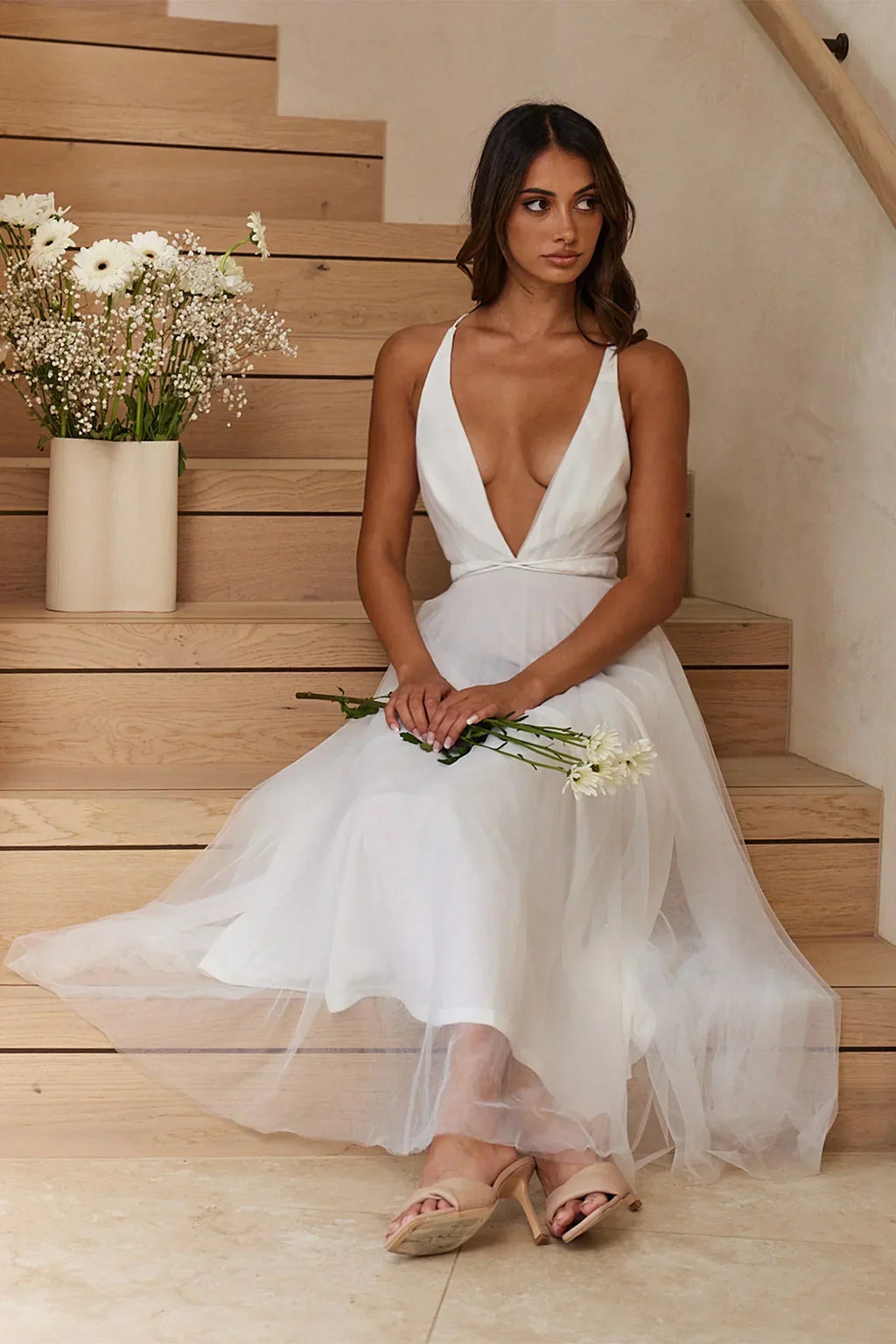 Robe Midi Blanche Superposition en Maille et Décolleté Plongeant Flottant