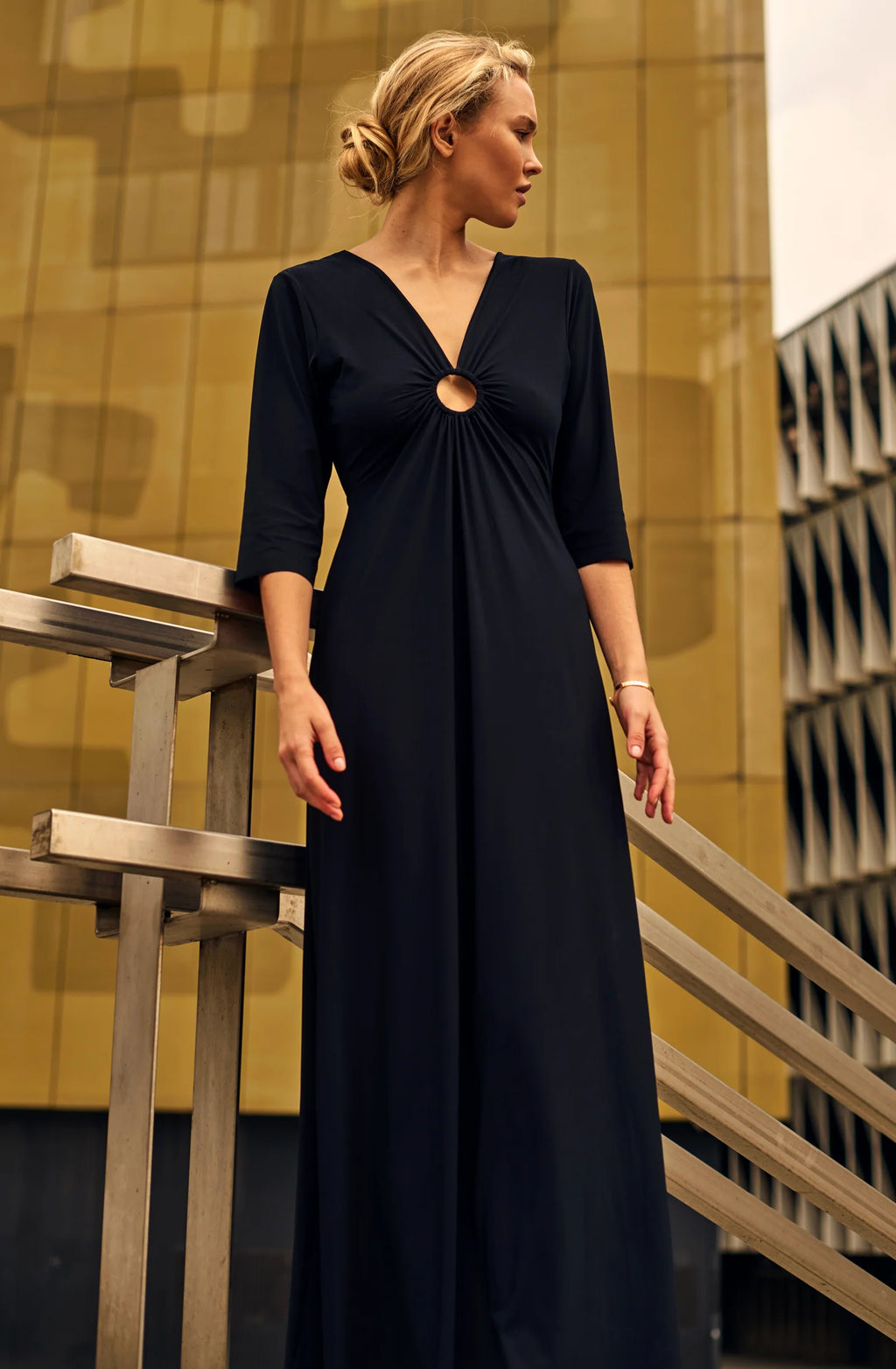 Robe longue noire Carmenn avec manches 3/4