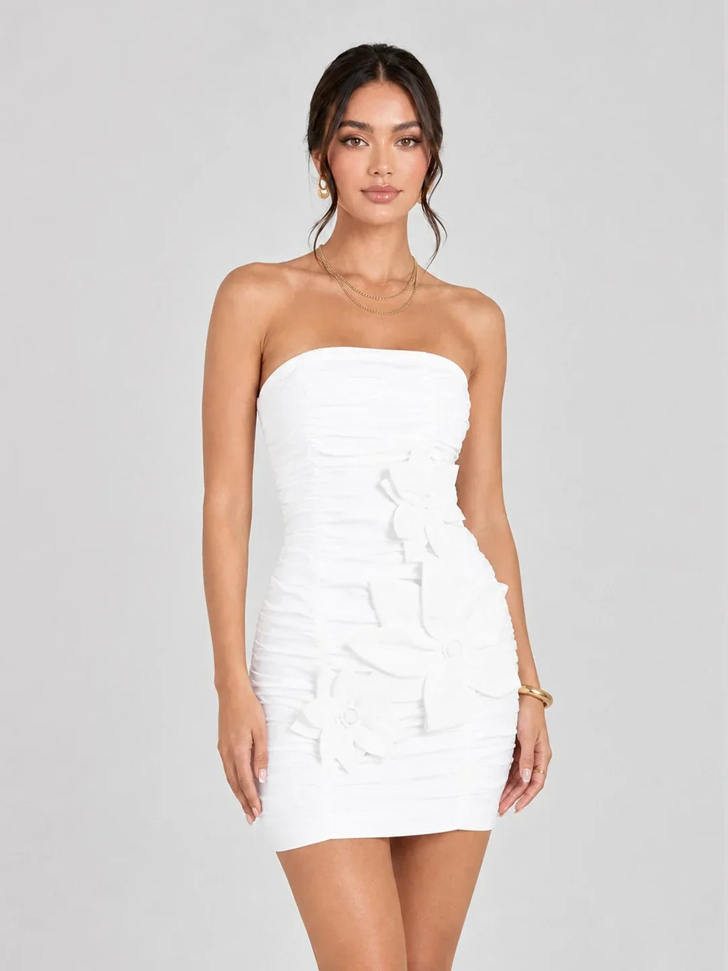 Mini-robe bustier à appliqués floraux 3D
